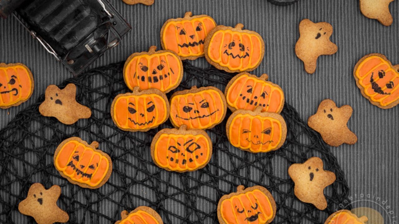 Recette Effrayante de Halloween : Les Biscuits Sorciers à Décorer avec les Enfants